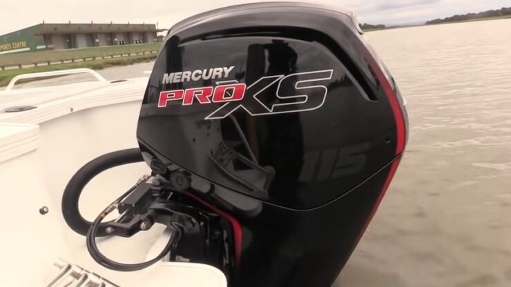 Rozbitý hnací řemen Mercury 115 Pro XS