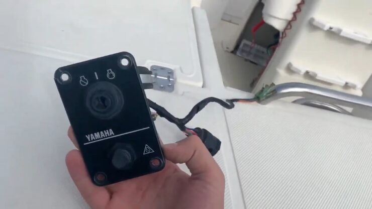 Yamaha outboard ignition switch