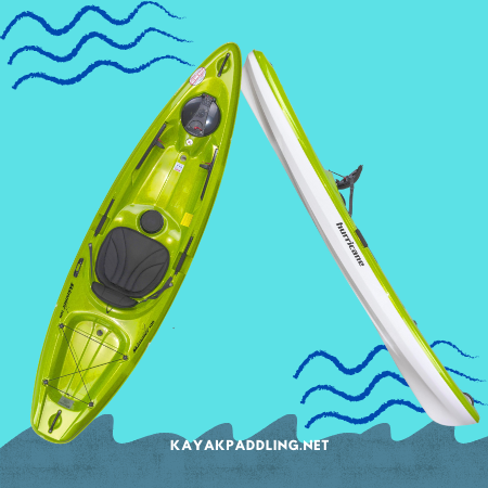 Kayaks sentados en la parte superior