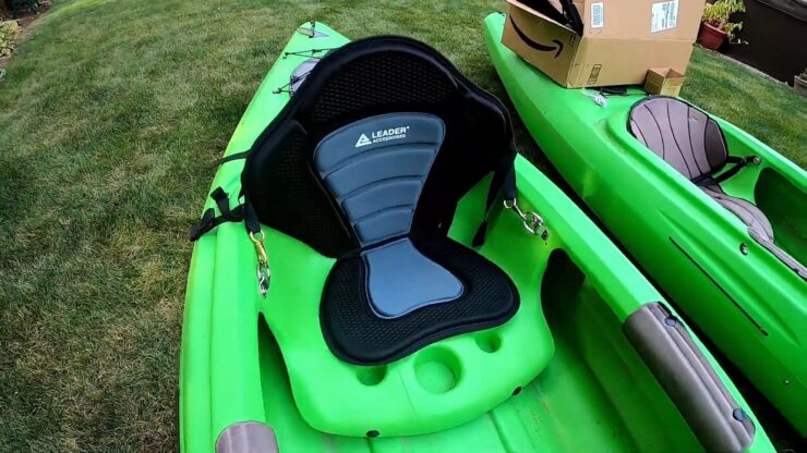 Έλεγχος του Leader Accessories Deluxe Padded Kayak Seat τοποθετήθηκε. Μεγάλη υποστήριξη πλάτης