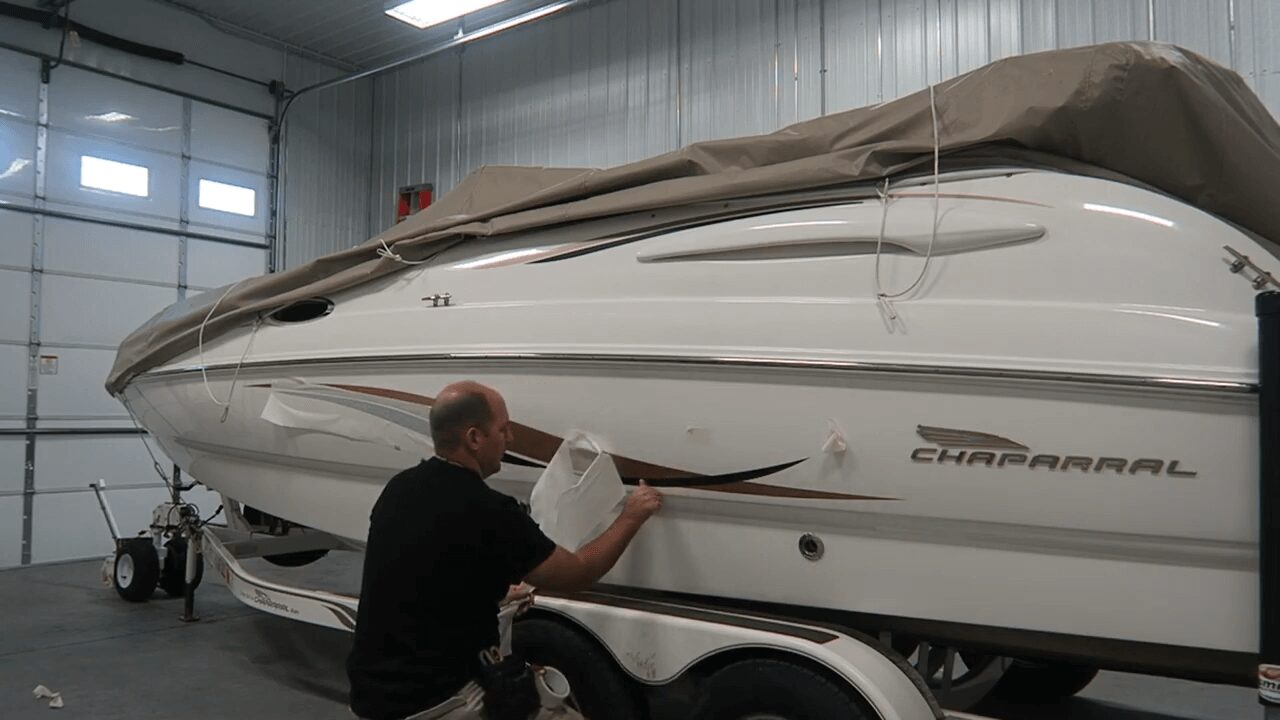 12 Best Vinyl for Boat Decals Marine Environment