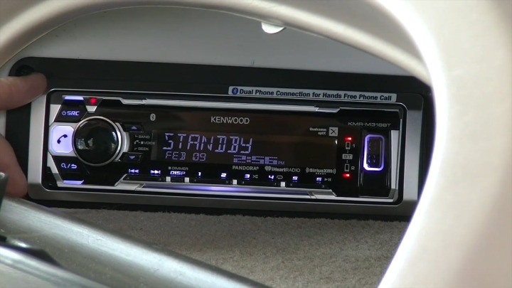 KENWOOD KMR-M318BT 2017 Båtinstallation