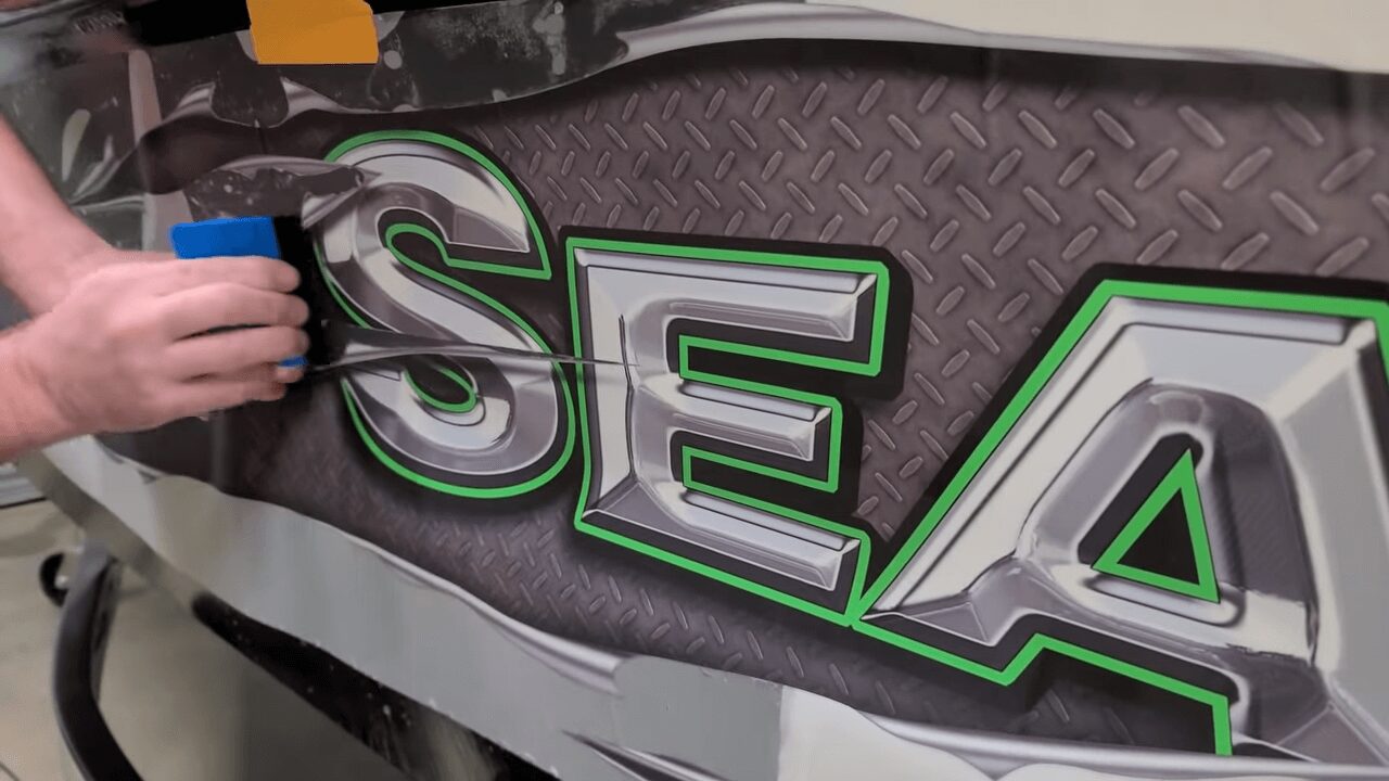 12 Best Vinyl for Boat Decals Marine Environment