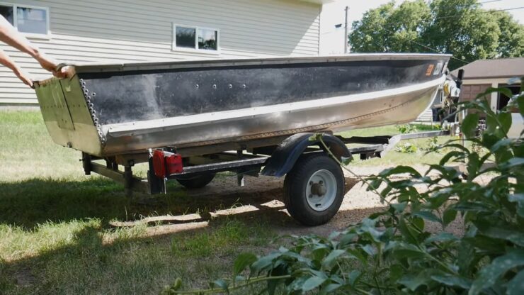 12 ft Aluminum V-Hull Boat