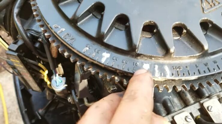 Detailed Instructions for Evinrude Timing
