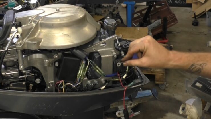 How Do I Make Sure If The Outboard Motor Has An Alternator