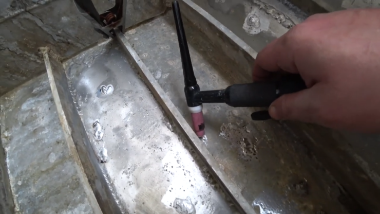 Aluminium Boat Hull Corrosion repairs 