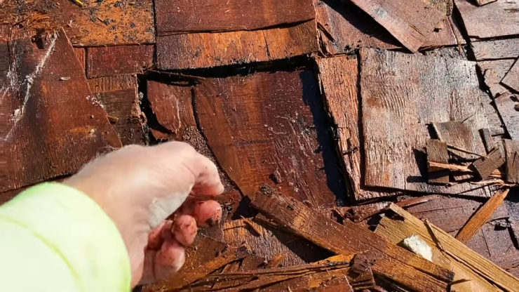 Réparation de plancher de bateau spongieux