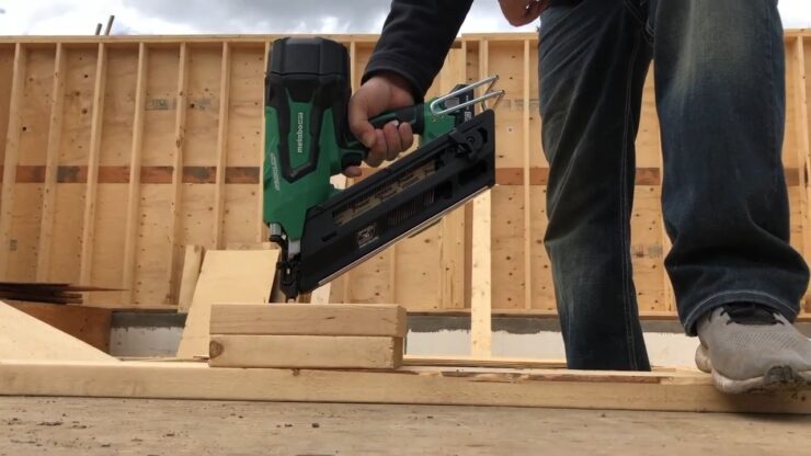 Buying Guide - Best Cordless Drill For Ice Auger - Weight, Ergonomics, And Durability