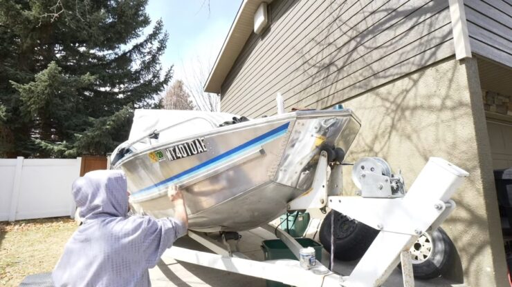 polish an aluminum boat