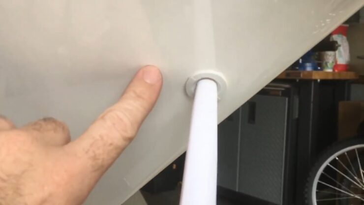 Yamaha 190 FSH anchor locker