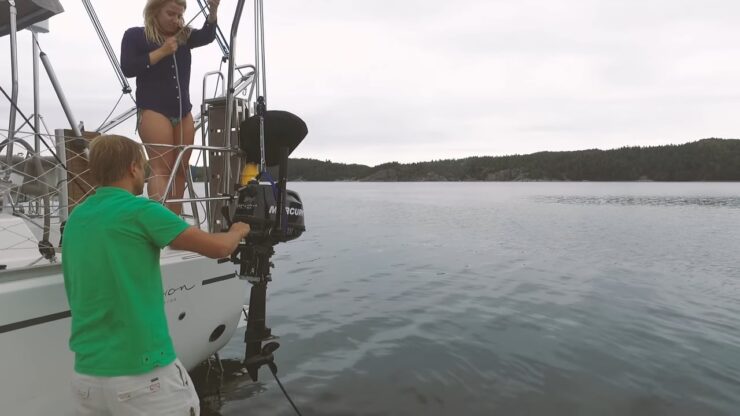 Kran til påhengsmotoren