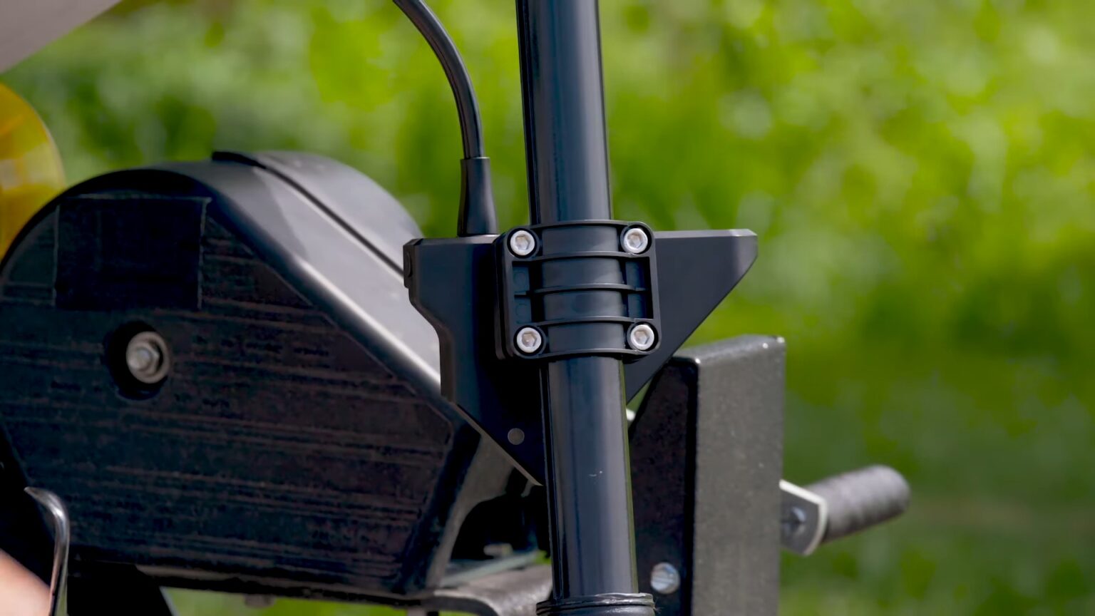 Pros And Cons of Mounting Transducer on Trolling Motor Guided Kayak Paddling