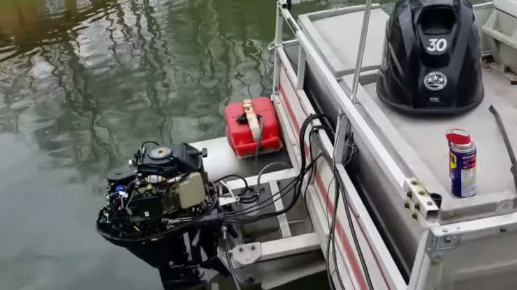 Le moteur hors-bord ne passe pas en vitesse