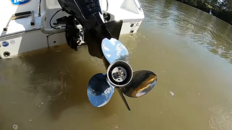 outboard motor maintenance
