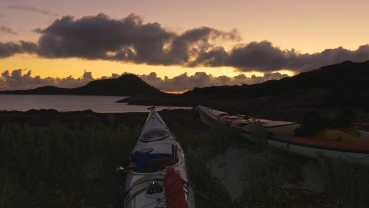 Kayak dans la nuit