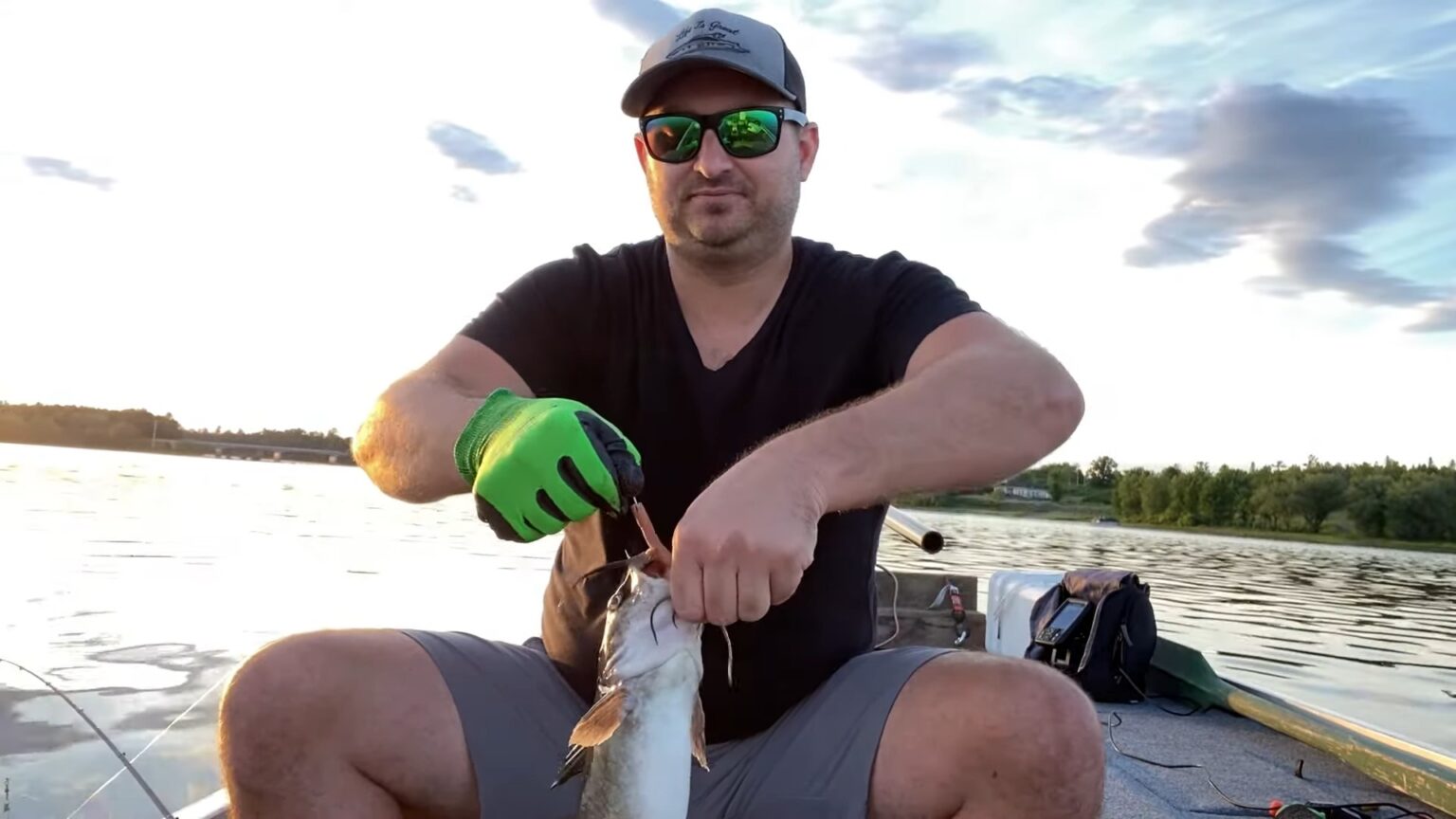 How to Hold a Catfish Safely The Dos and Don'ts You Must Know Kayak